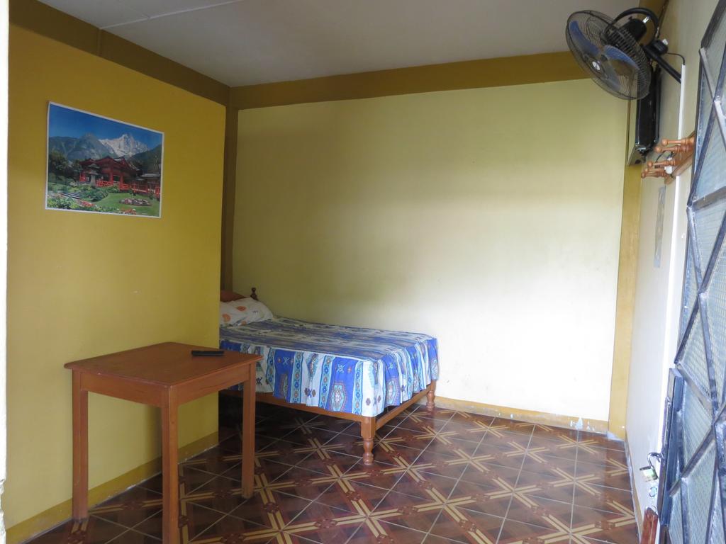 פוארטו מלדונדו Tambopata Hostel Bambu חדר תמונה
