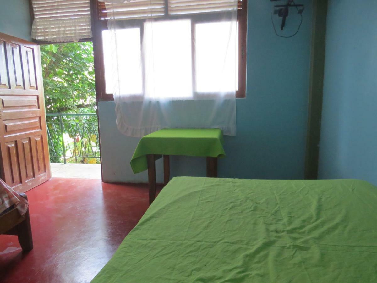 פוארטו מלדונדו Tambopata Hostel Bambu מראה חיצוני תמונה